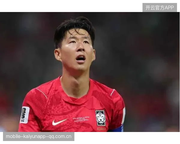 韩国孙兴慜助攻黄喜灿推射得分，完美配合再展韩国足球实力